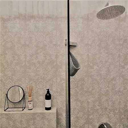 With Spacious Terrace Floramy 아파트