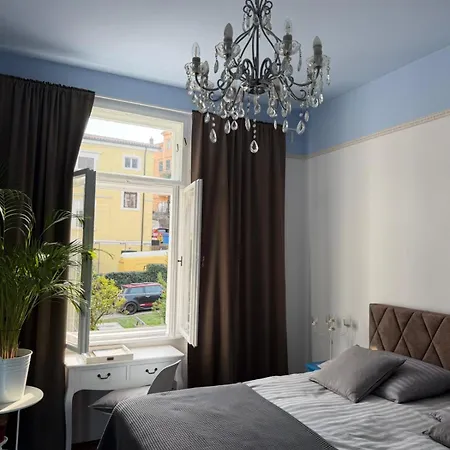 Апартаменты With Spacious Terrace Floramy