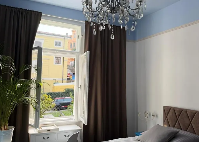 Апартаменты With Spacious Terrace Floramy