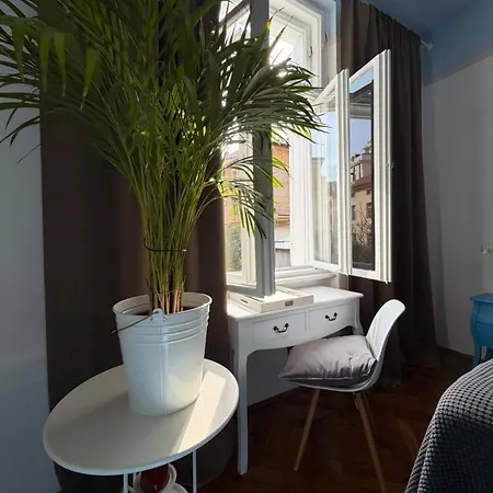 With Spacious Terrace Floramy Daire *