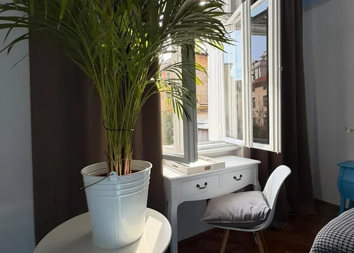 With Spacious Terrace Floramy Apartman *