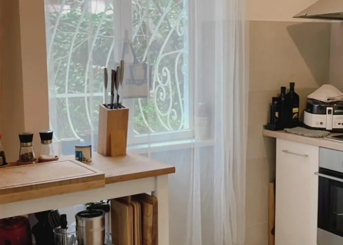 With Spacious Terrace Floramy Апартаменти