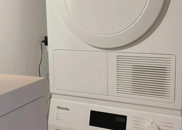 Апартаменти With Spacious Terrace Floramy